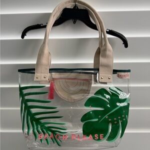 Benefit Transparent Totem